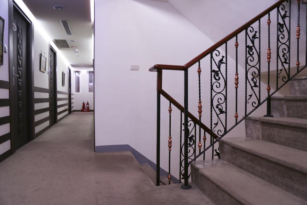 德瑞旅店direct Hotel Kaohsiung Exterior photo