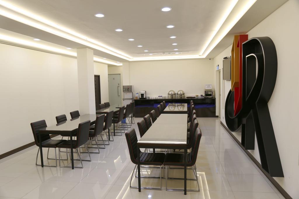 德瑞旅店direct Hotel Kaohsiung Exterior photo